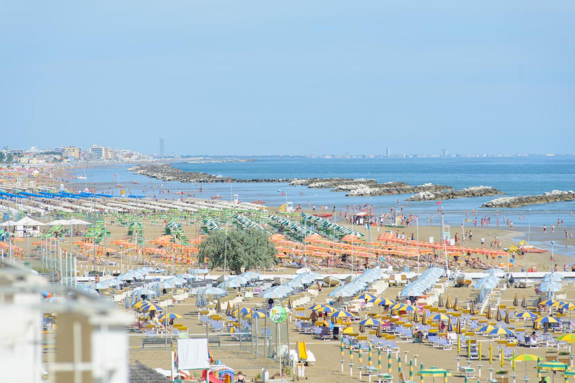 Nautic Beach Hotel Rimini Exterior photo