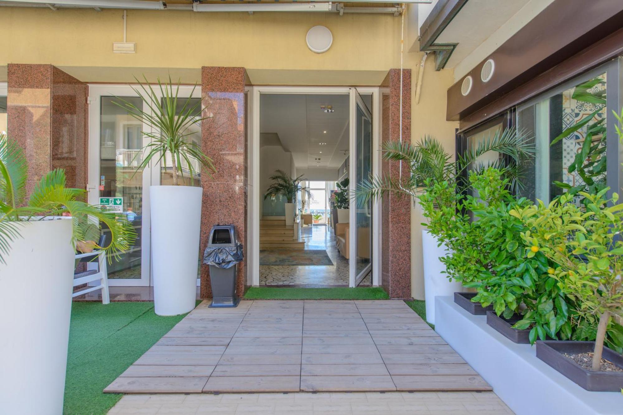 Nautic Beach Hotel Rimini Exterior photo