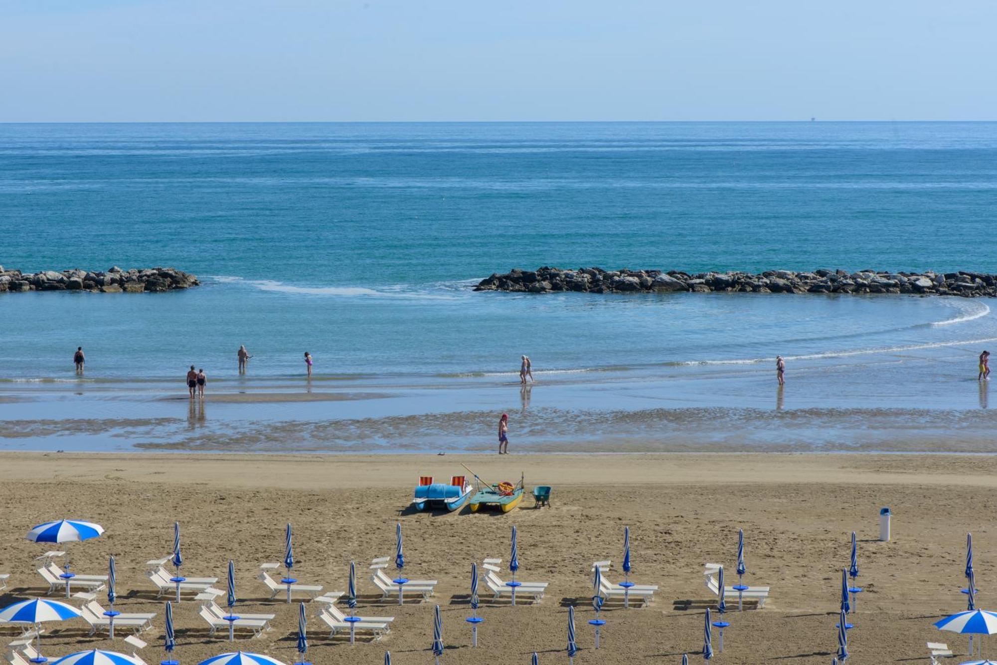 Nautic Beach Hotel Rimini Exterior photo