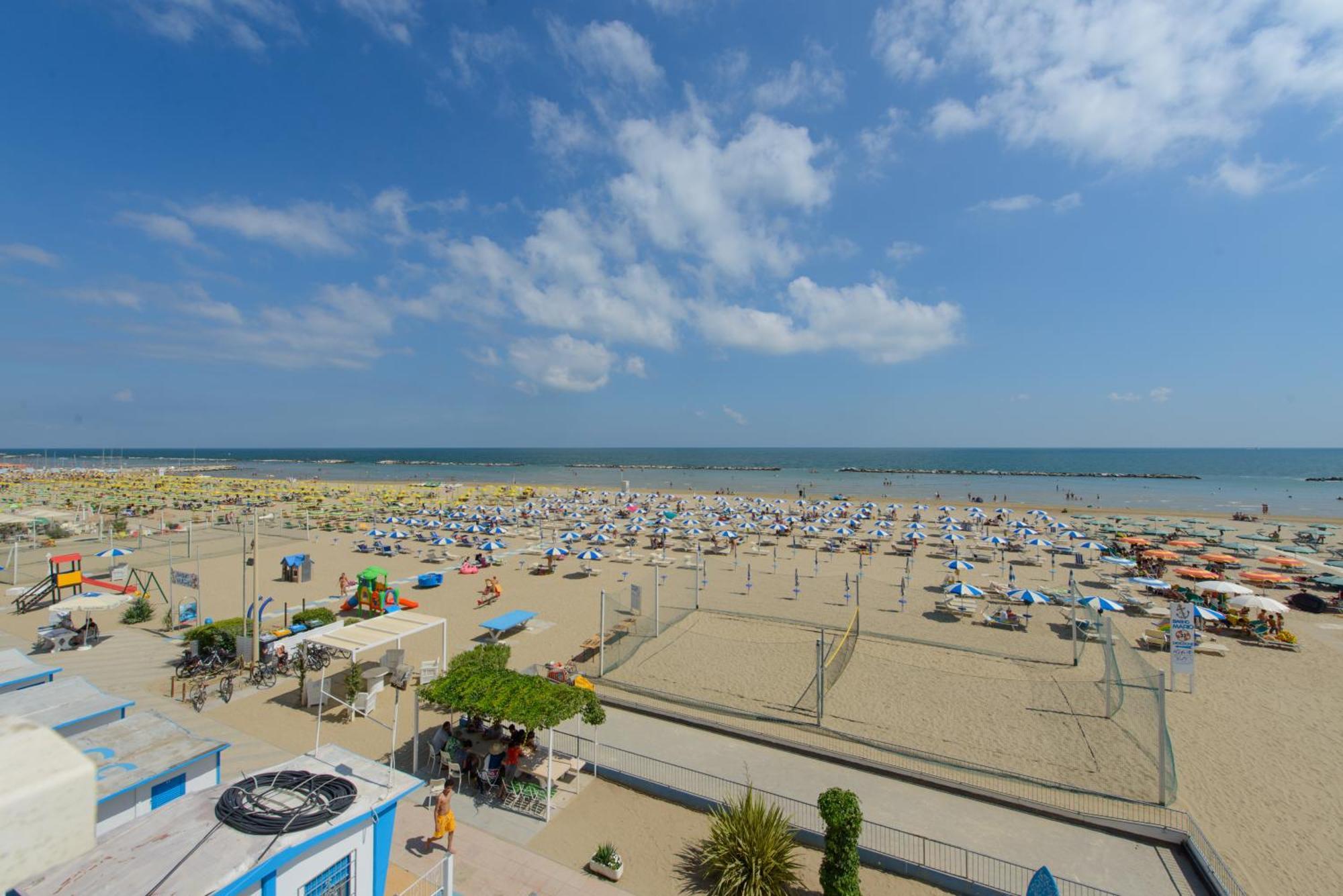 Nautic Beach Hotel Rimini Exterior photo