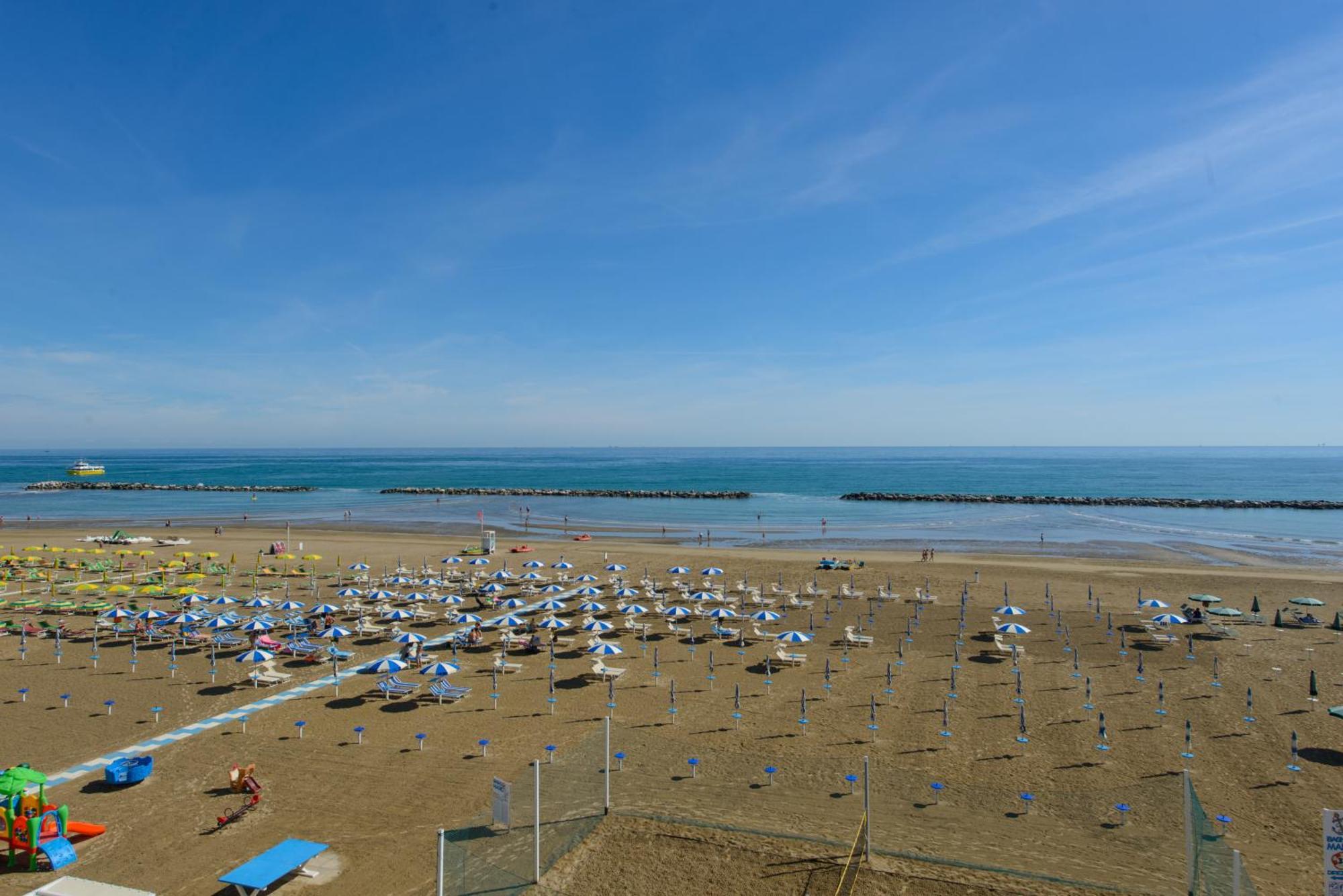 Nautic Beach Hotel Rimini Exterior photo