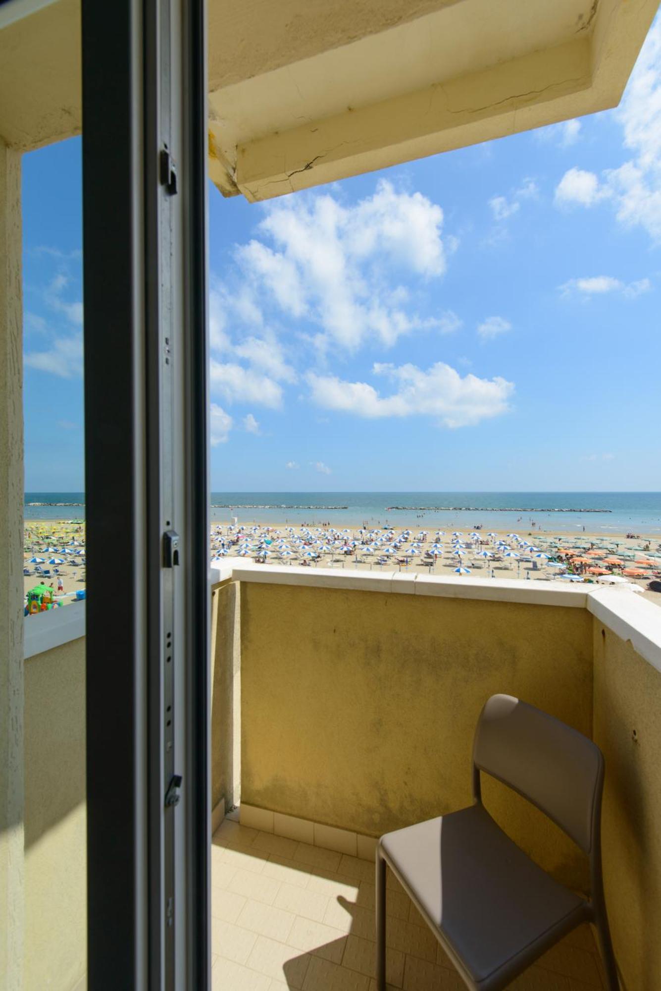 Nautic Beach Hotel Rimini Exterior photo